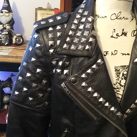 100% Leather Motorcycle Jacket - Picture 2 of 12